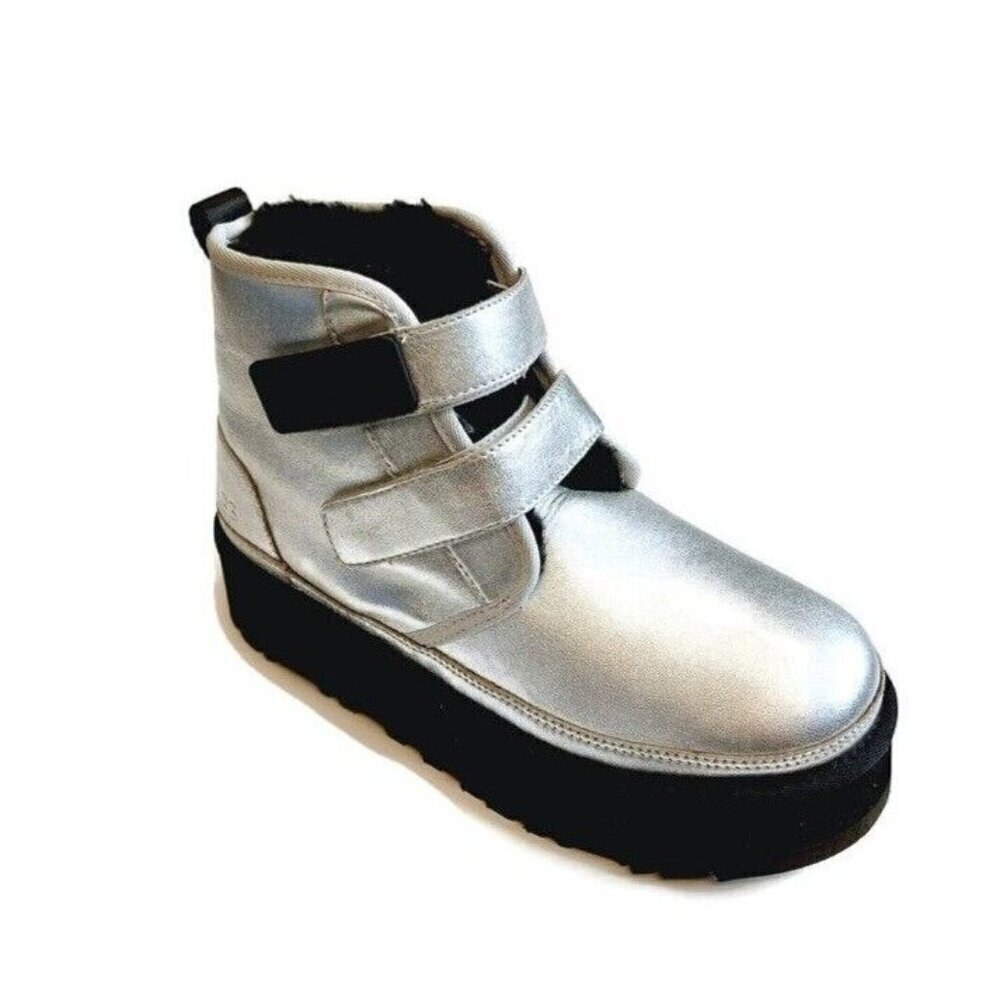 UGG Neumel Platform Leather Chukka Boots Womens Sz 7 Big Kids 6 Silver Metallic